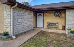 155 Kaapahu DR, Bastrop, TX 78602