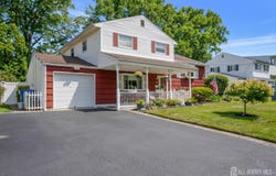 146 Osceola Avenue, Middlesex, NJ 08846
