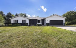 14555 Fruit Ridge Avenue, Kent City, MI 49330
