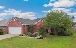 1700 Hosta, Conway, AR 72034