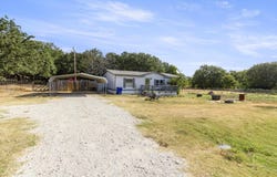 313 Hogan Lane, Whitesboro, TX 76273