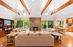 15 Springwood Way, East Hampton, NY 11937
