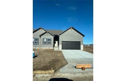 1224 SE Windbreak Drive, Lee's Summit, MO 64081