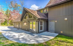 408 Lakecrest Drive, Harriman, TN 37748