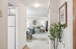 1600 W Green Tree B Rd, Glendale, WI 53209