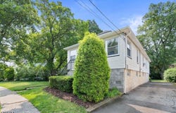 268 Warburton Ave, Hawthorne Boro, NJ 07506-1835