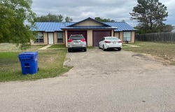 300-306 E South St, Camp Wood, TX 78833