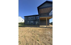 707 Lakeview Ct, Tiffin, IA 52340
