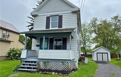704 S Center Street, Grove City Boro, PA 16127