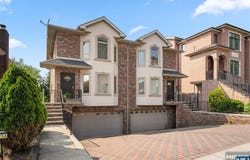 525A Roff, Palisades Park, NJ 07650