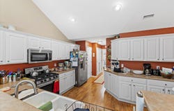 N69w15495 Macallan Ct, Menomonee Falls, WI 53051