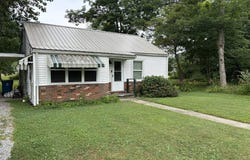 407 W Isabelle Place, McLeansboro, IL 62859