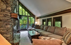 212 Falcon Loop E, Rochester, VT 05767