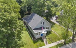 81 S Blain St, Oconomowoc, WI 53066