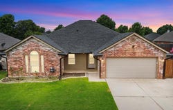 917 Westbury Terrace, Yukon, OK 73099