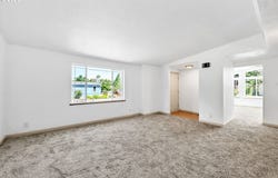 662 LOCHAVEN Ave, Springfield, OR 97477