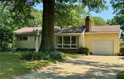 1967 Far View Road, Akron, OH 44312
