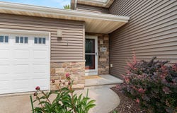 2341 LACEWING Drive, NEENAH, WI 54956