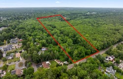 46 Belmar Boulevard, Farmingdale, NJ 07727