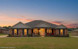 5933 Grove Lane, Horn Lake, MS 38637