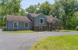 5190 Windy Hill Dr, Hampton, PA 15044