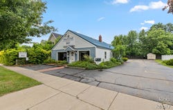 327 W Apple Street, Hastings, MI 49058