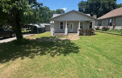 416 E 4th Street, Baxter Springs, KS 66713