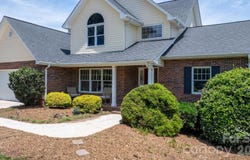 610 40th Avenue Lane NW, Hickory, NC 28601