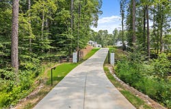 1676 Thomas, Hoschton, GA 30548