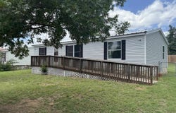 200 Sarah Circle, Llano, TX 78643-200