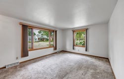 1521 S ONEIDA Street, GREEN BAY, WI 54304-3324