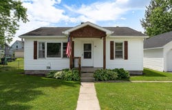 26 E Peterson Street, Otterbein, IN 47970