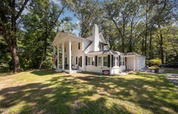 900 Beaman Street, Clinton, NC 28328