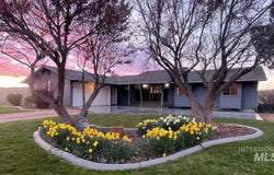 1185 E Cleveland, Glenns Ferry, ID 83623