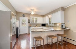 7286 Prairie View Drive, Eden Prairie, MN 55346