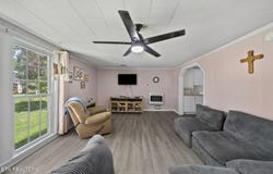 384 Woodlee St, Spencer, TN 38585