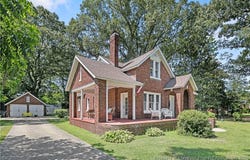 115 W Prospect Avenue, Raeford, NC 28376