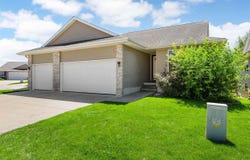 4157 Lakeview Dr SW, CedarRapids, IA 52404
