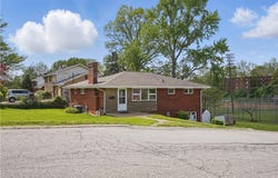 5340 Wolfe Dr, Baldwin Boro, PA 15236