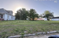 2221 S 9th Street, St Joseph, MO 64503