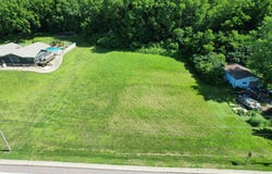 1227 E Amelia Street, Cassville, WI 53806