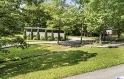 614 Stone Hill Road, Mammoth Cave, KY 42259
