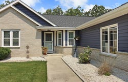 7742 W Lake Pointe Dr, Franklin, WI 53132