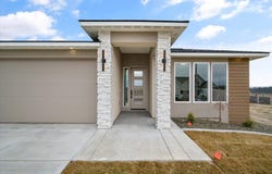 2380 Upriver, Richland, WA 99352