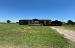 712 GROOM Avenue, Panhandle, TX 79068-1984