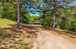 13105 Rib LN, Mountainburg, AR 72946
