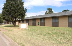 202 W 3rd St, Hale Center, TX 79041