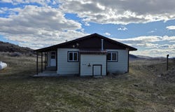 105 Emily Rd, Oroville, WA 98844
