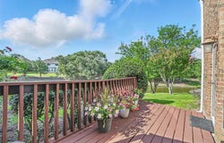211 Cimarron Trail, Irving, TX 75063