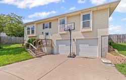 1703 Bluestem Cir, Cameron, MO 64429